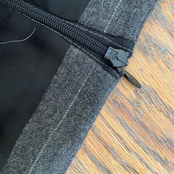 ALAIN GERARD 100% wool skirt/lined/vented - Picture 5 of 6